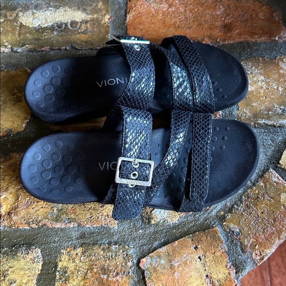 Vionic sandals. - Picture 2 of 5
